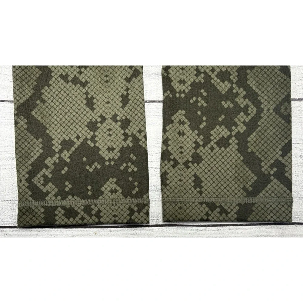 Lululemon Wunder Under Cropped Leggings Women's 6 Olive Green Snake Skin Print